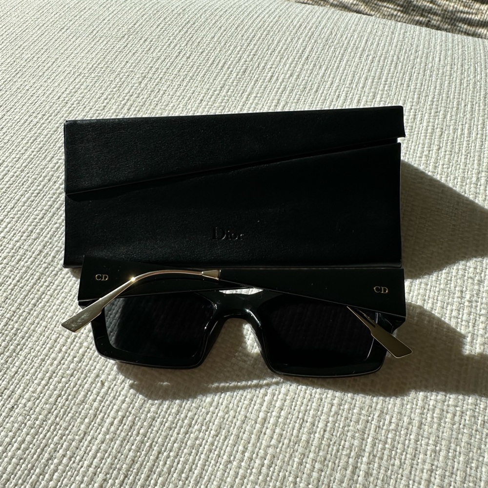 Christian Dior Women’s Black Sunglasses - Picture 4 of 8